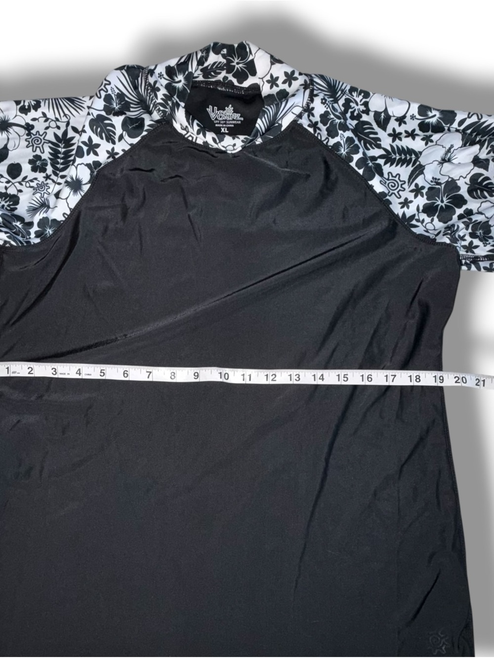 UV SKINZ Women’s Black Floral Sleeve Rash Guard Top - XL - Picture 8 of 10